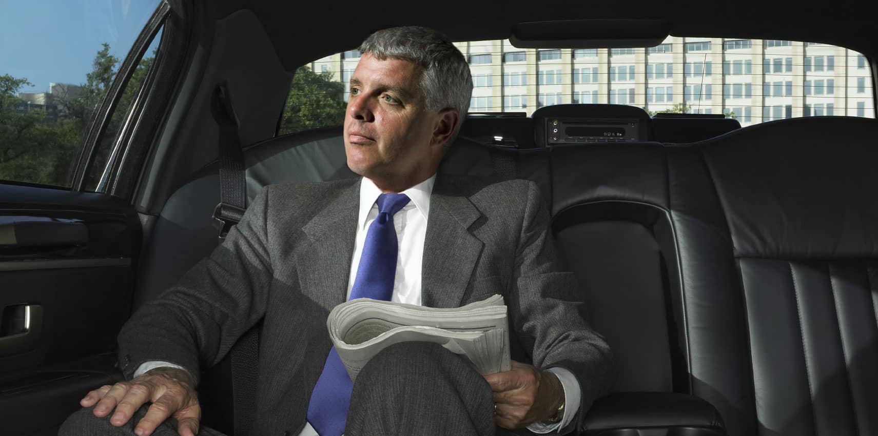 ليموزين المطار وتكهنات مستقبل السيارات
